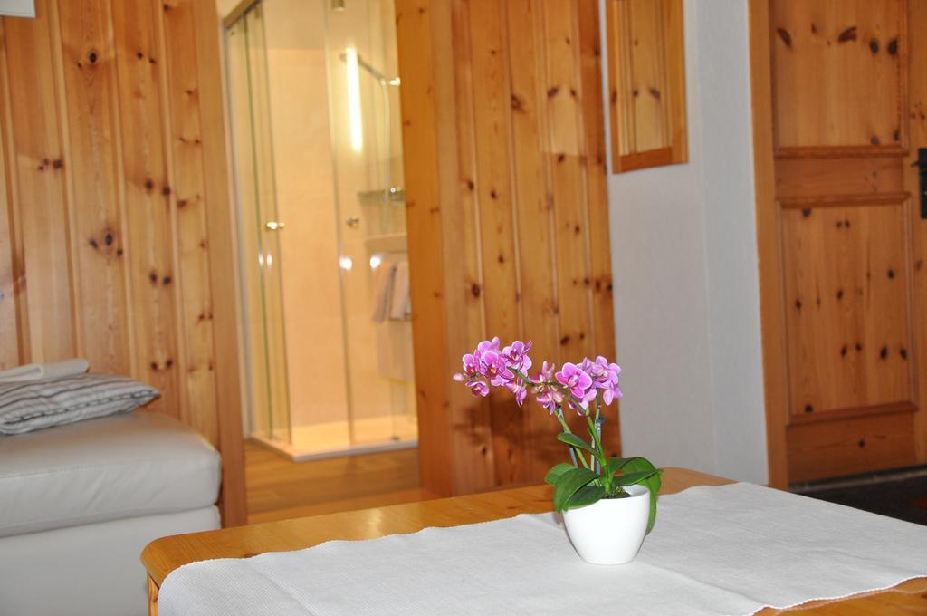 Ferienwohnungen Chalet Hohturnen Grindelwald Esterno foto