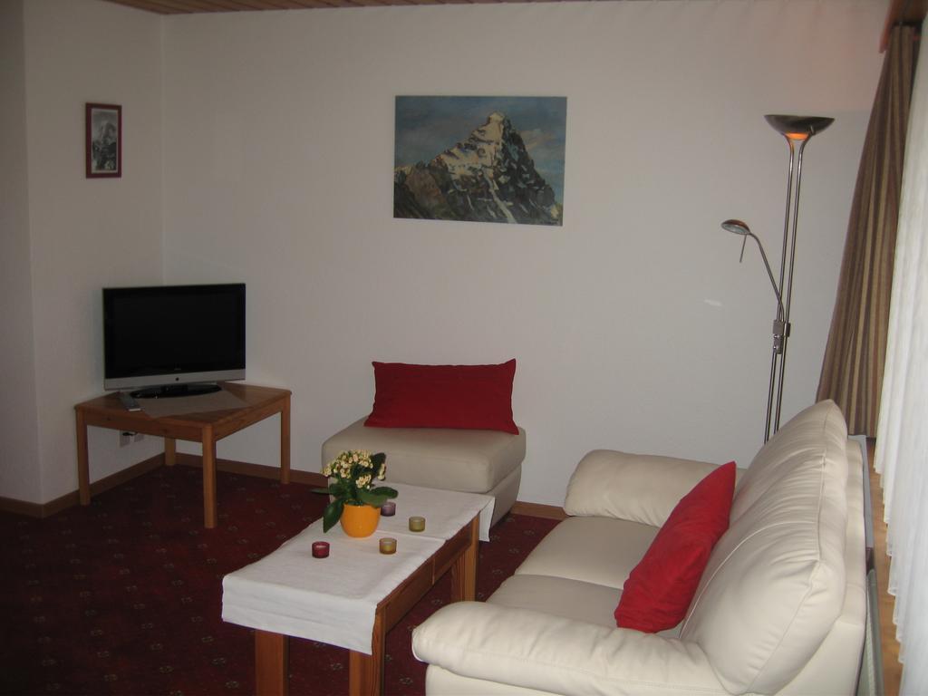 Ferienwohnungen Chalet Hohturnen Grindelwald Camera foto